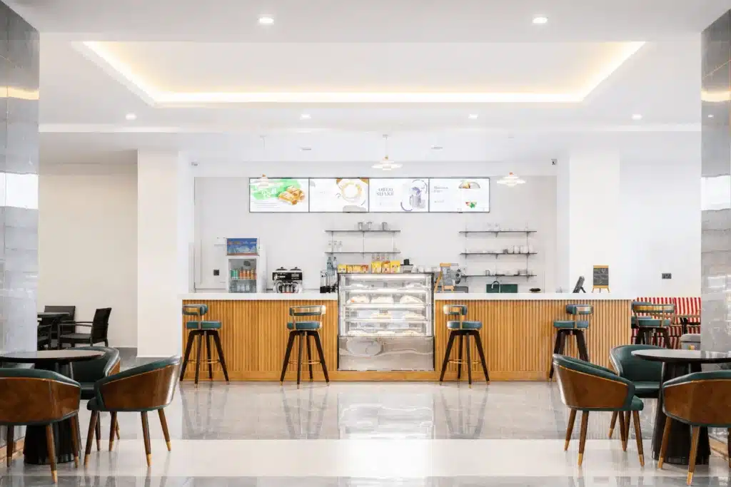 Cafe Petite-main